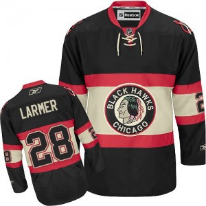 Reebok Chicago Blackhawks 28 Men's Steve Larmer Authentic Black New Third NHL Jersey