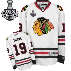 Reebok Chicago Blackhawks 19 Men's Jonathan Toews Authentic White Away Stanley Cup Finals NHL Jersey